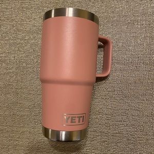 RARE Yeti 20 oz coffee tumbler with handle in sandstone pink